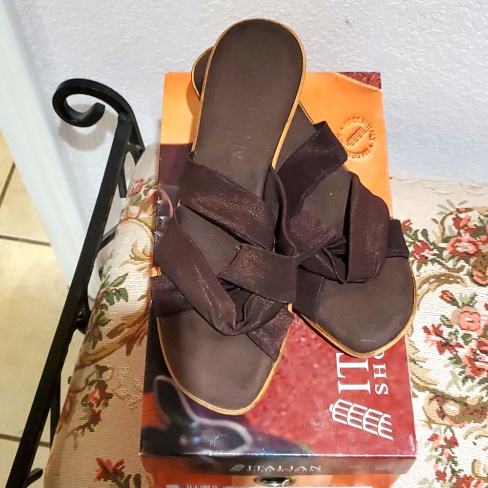 Italian Shoemaker Sandals size 6